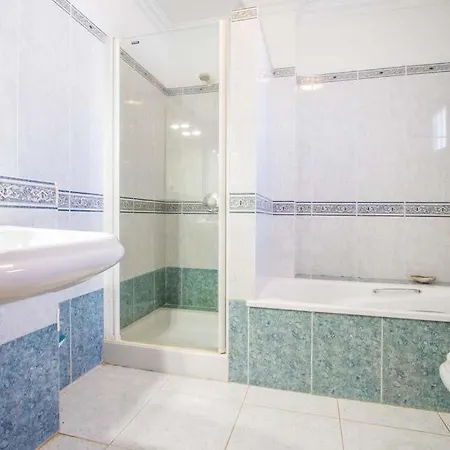 Puerto Del Carmen Sleeps 12 Pool Air Con Wifi Puerto del Carmen (Lanzarote)