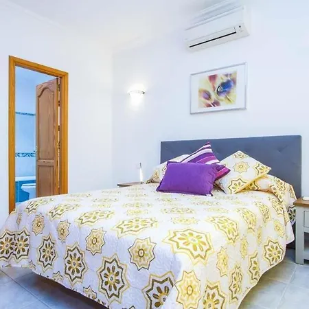 Puerto Del Carmen Sleeps 12 Pool Air Con Wifi Villa Puerto del Carmen (Lanzarote)