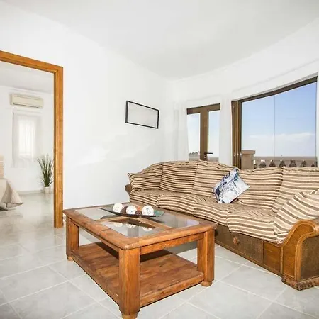 Puerto Del Carmen Sleeps 12 Pool Air Con Wifi * Puerto del Carmen (Lanzarote)