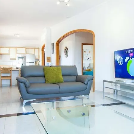 Puerto Del Carmen Sleeps 12 Pool Air Con Wifi Vila Puerto del Carmen (Lanzarote)